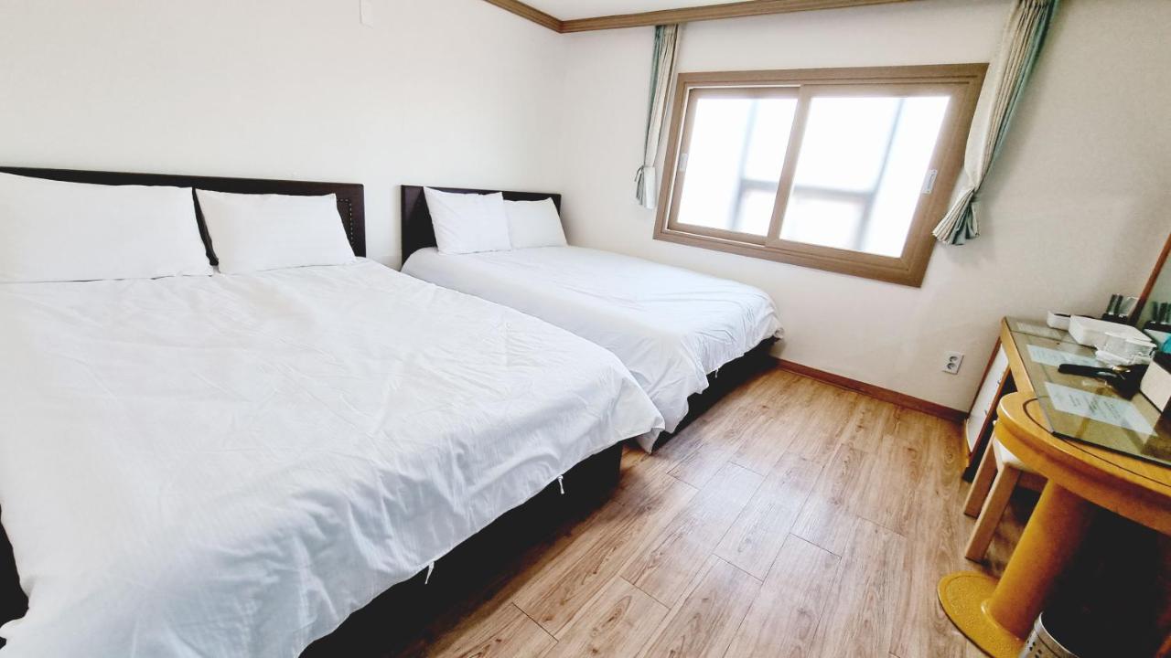 Top Island Hotel Jeju Exterior foto